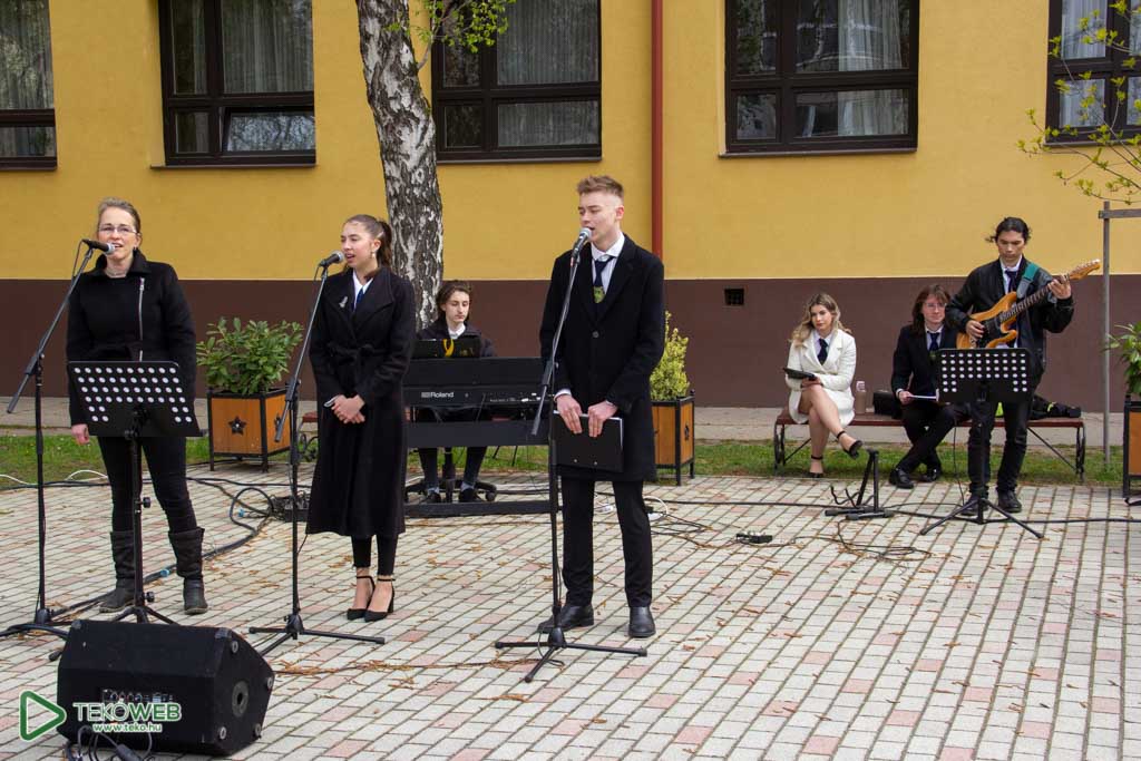 kolteszet25 10